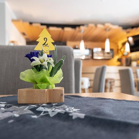 Aparthotel Dolomites Living&Relax Commezzadura Extérieur photo