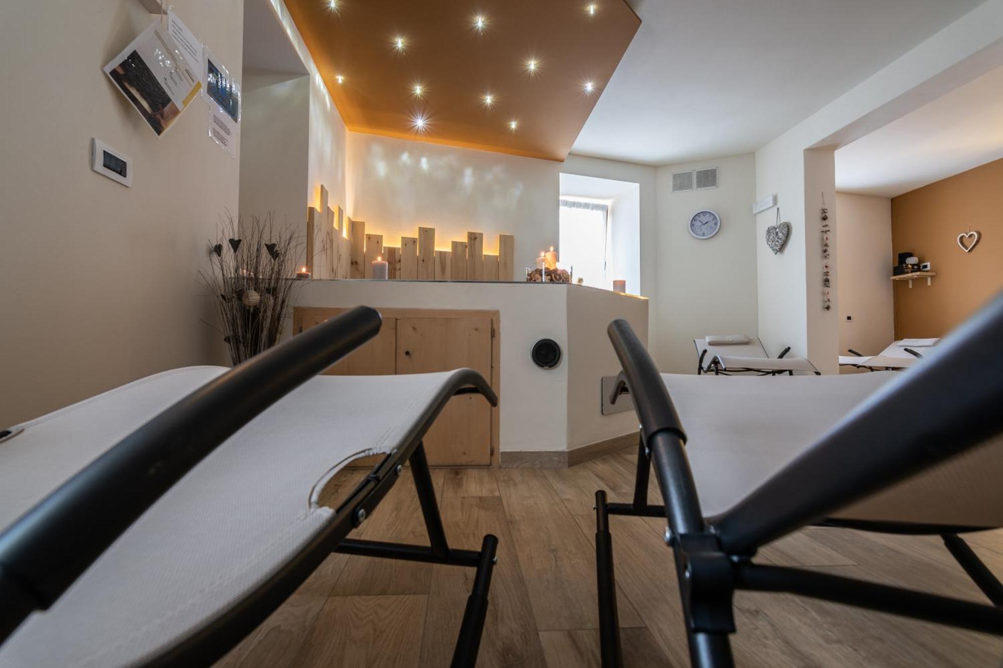 Aparthotel Dolomites Living&Relax Commezzadura Extérieur photo
