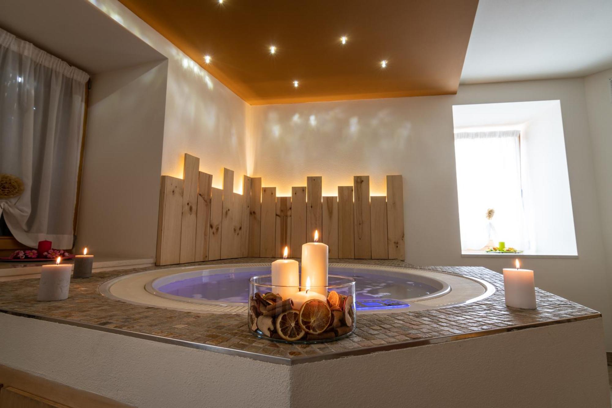 Aparthotel Dolomites Living&Relax Commezzadura Extérieur photo