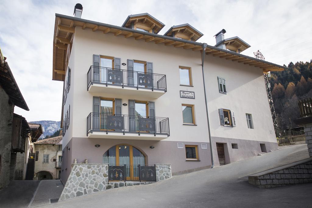 Aparthotel Dolomites Living&Relax Commezzadura Extérieur photo