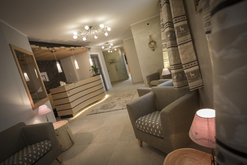 Aparthotel Dolomites Living&Relax Commezzadura Extérieur photo