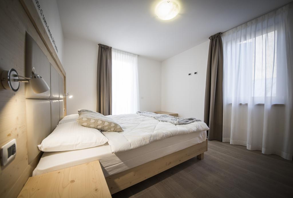 Aparthotel Dolomites Living&Relax Commezzadura Extérieur photo