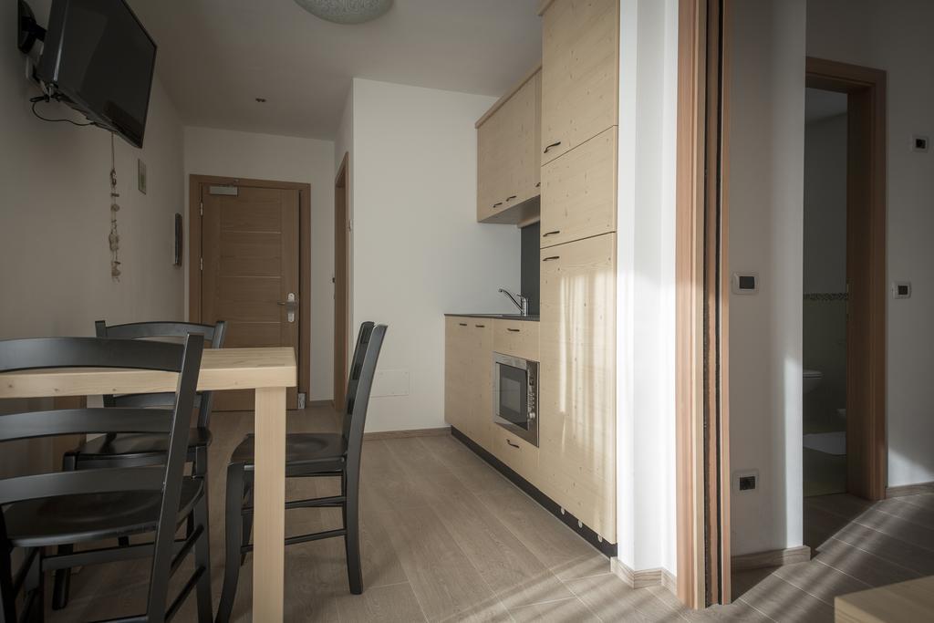 Aparthotel Dolomites Living&Relax Commezzadura Extérieur photo