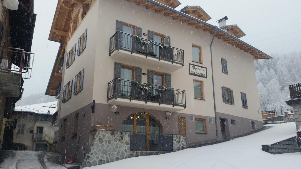 Aparthotel Dolomites Living&Relax Commezzadura Extérieur photo