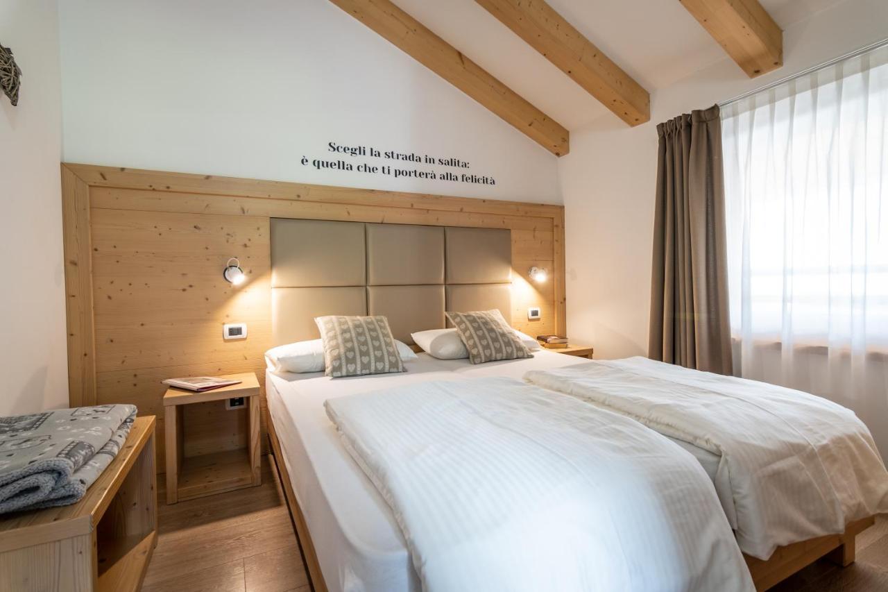 Aparthotel Dolomites Living&Relax Commezzadura Extérieur photo