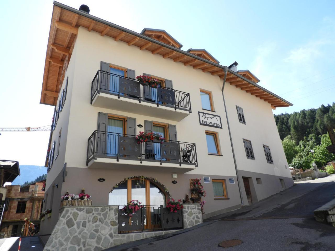 Aparthotel Dolomites Living&Relax Commezzadura Extérieur photo